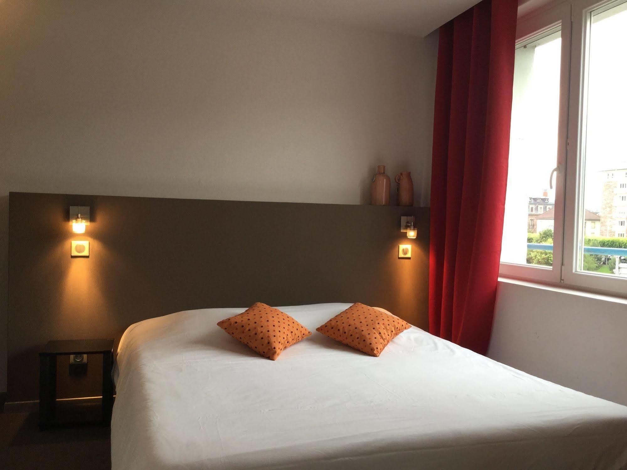 Bar Le Globe Hotel 2*