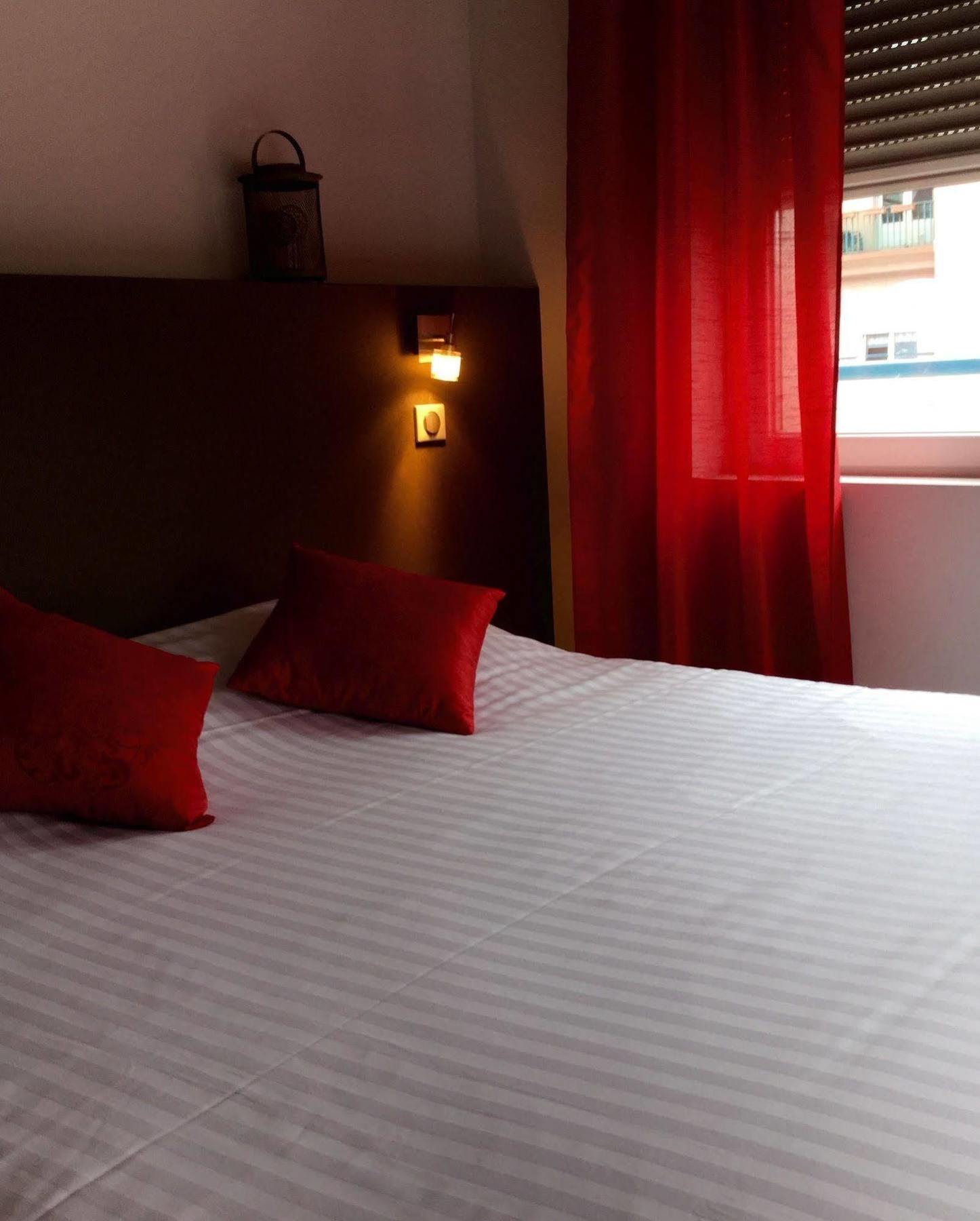 Bar Le Globe Hotel 2*